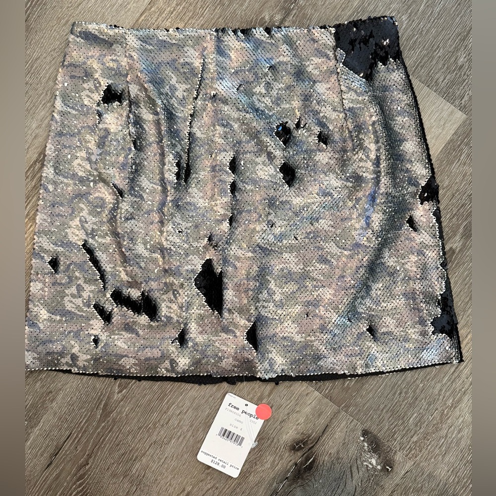 Free People All Dolled Up Sequin Metallic Mini Skirt Silver Black NWT Size 4